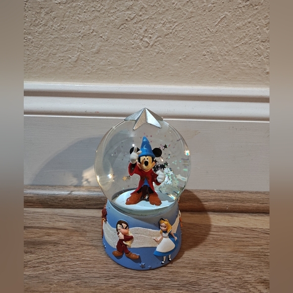 Disney Fantasia Sorcerer's Apprentice Mickey Mouse Snowglobe - Picture 1 of 3